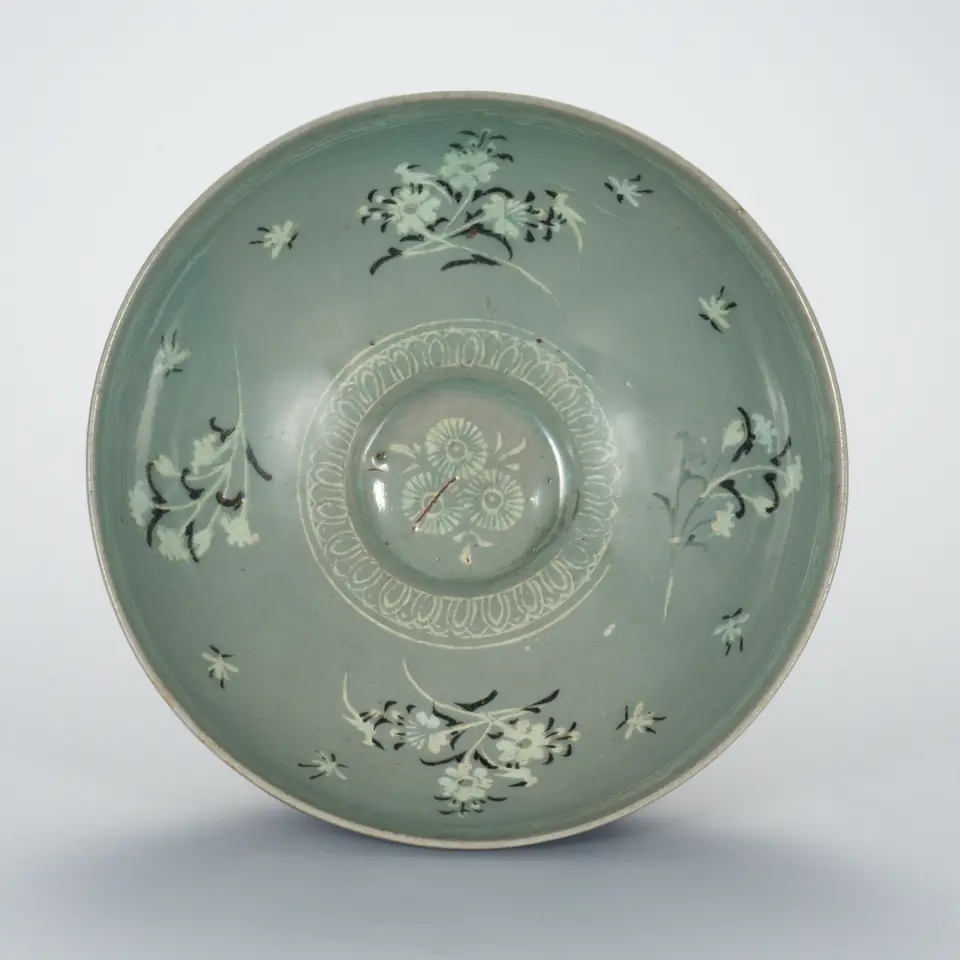 Inlaid Celadon Bowl